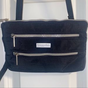 Baggalini cross body purse